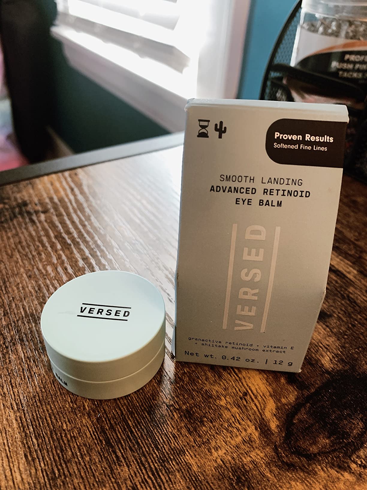 Versed Smooth Landing Advanced Retinoid Eye Balm – Anti-Aging Eye Cream for Crow’s Feet, Under Eye Bags & Dark Circles – Nightly Moisturizing & Firming Eye Cream (0.42 oz)